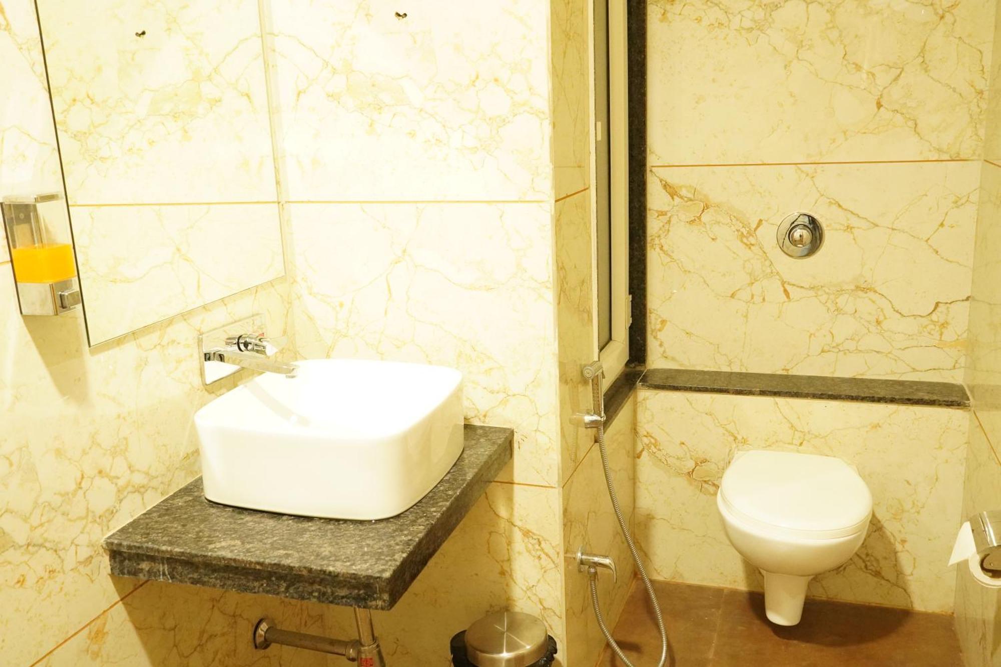 Hotel Eleven Heights Bhopal Exterior photo